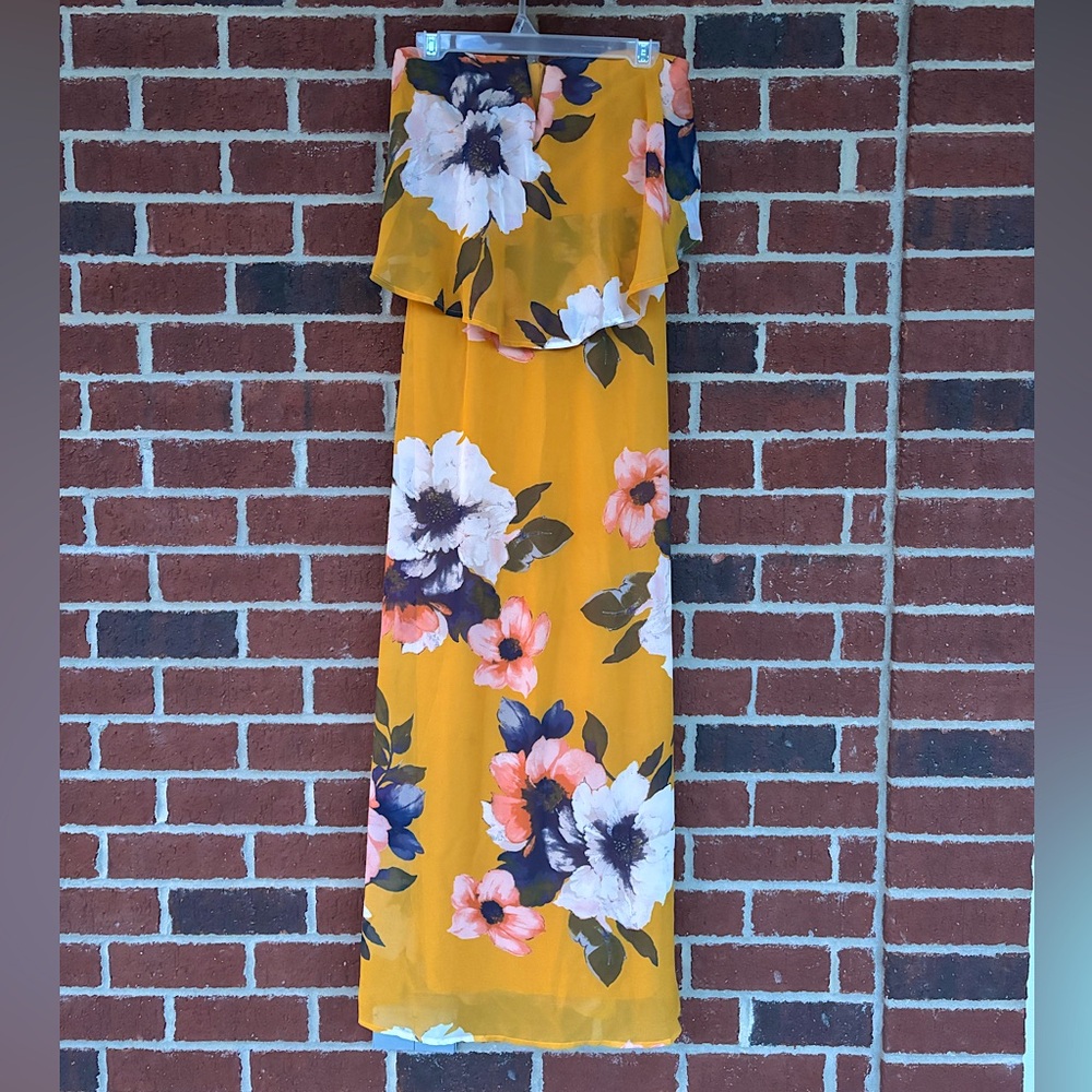 Juniors/Womens dress size Small (3-5) Brand: City Triangles/Strapless maxi